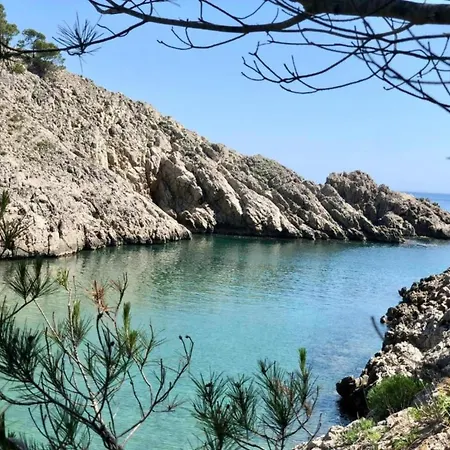Beachfront In Estartit With Marina View