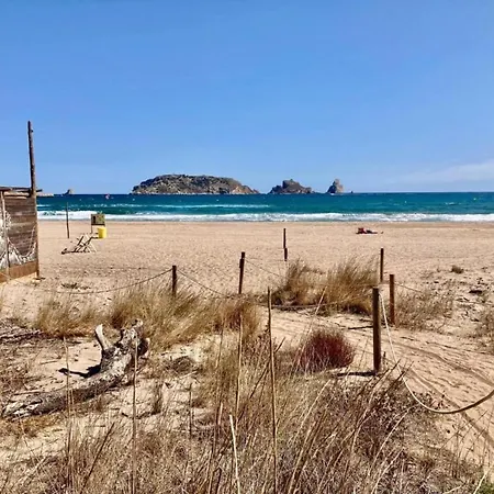 Apartment Beachfront In Estartit With Marina View